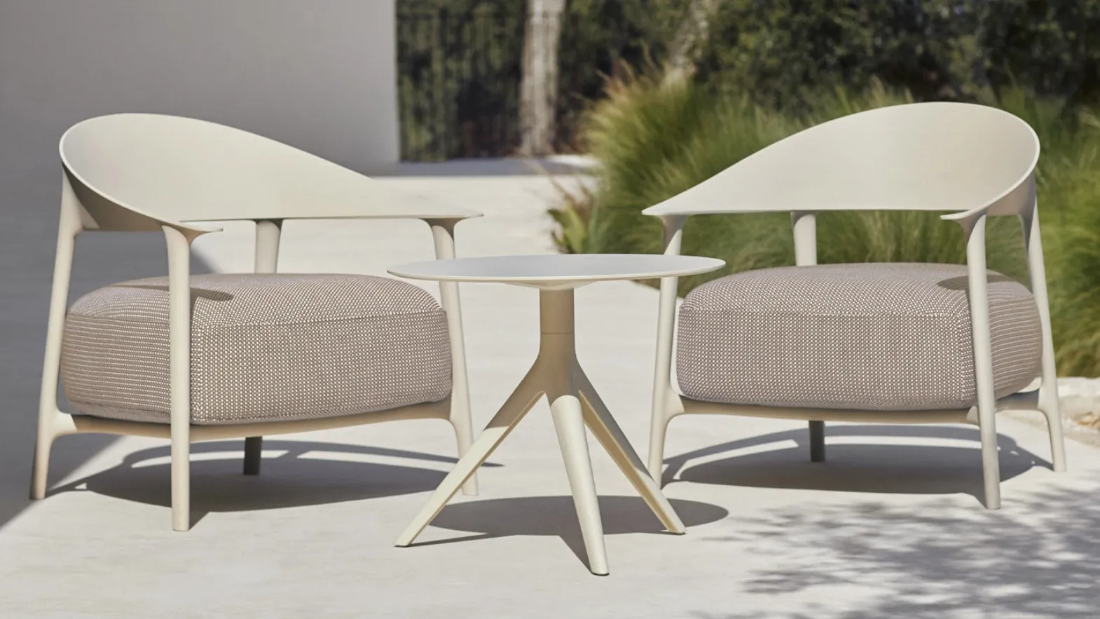 Poltroncina Africa Lounge Chair in polipropilene di Vondom